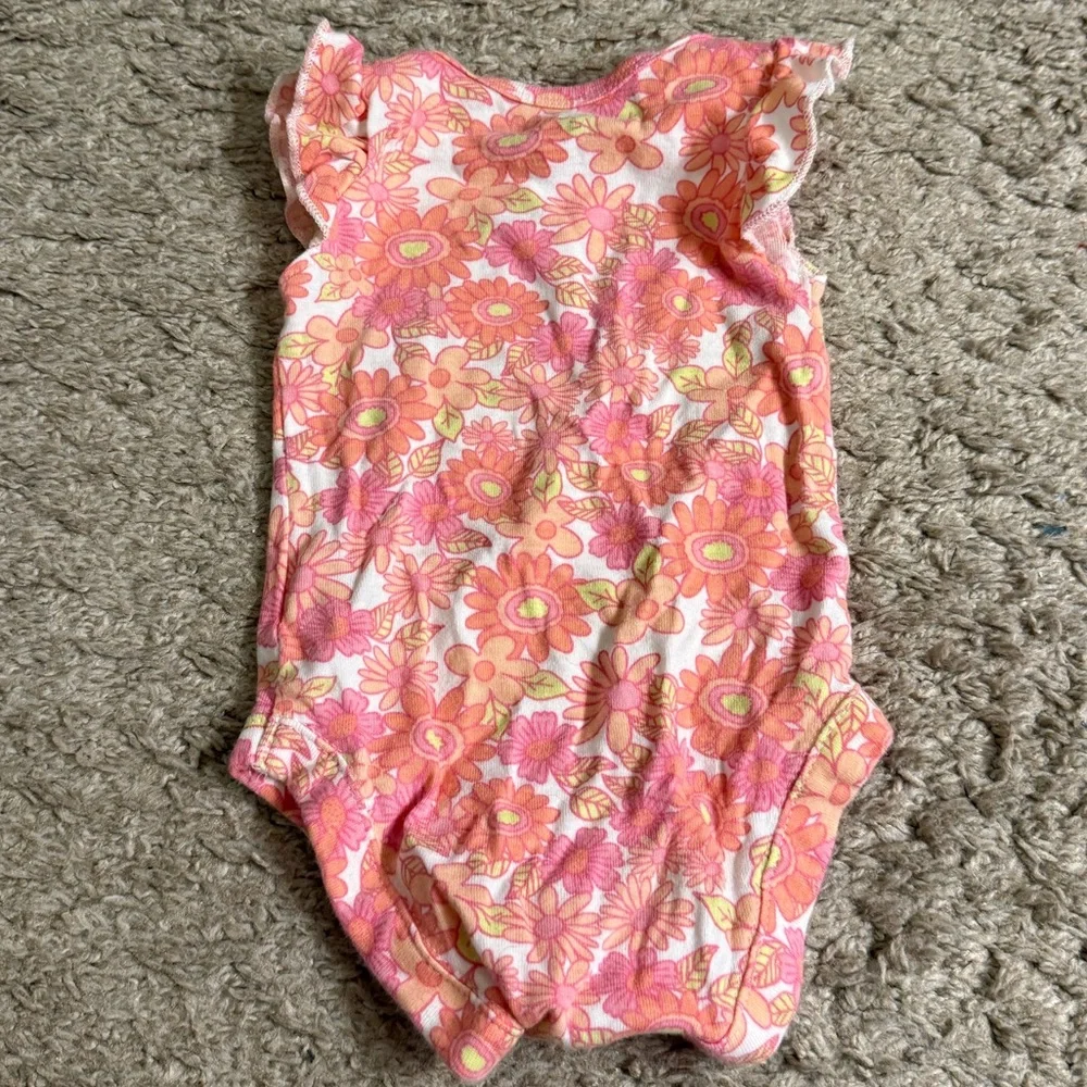 Bundles Baby Place Floral Pink and Orange Baby Onesie - 6-9 months - Picture 4 of 5